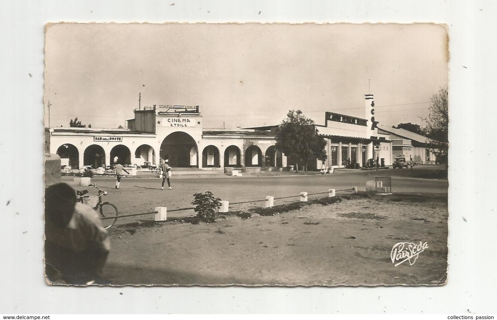 Cp , TCHAD , FORT LAMY ,le Square De La Poste ,écrite 1956 - Tchad