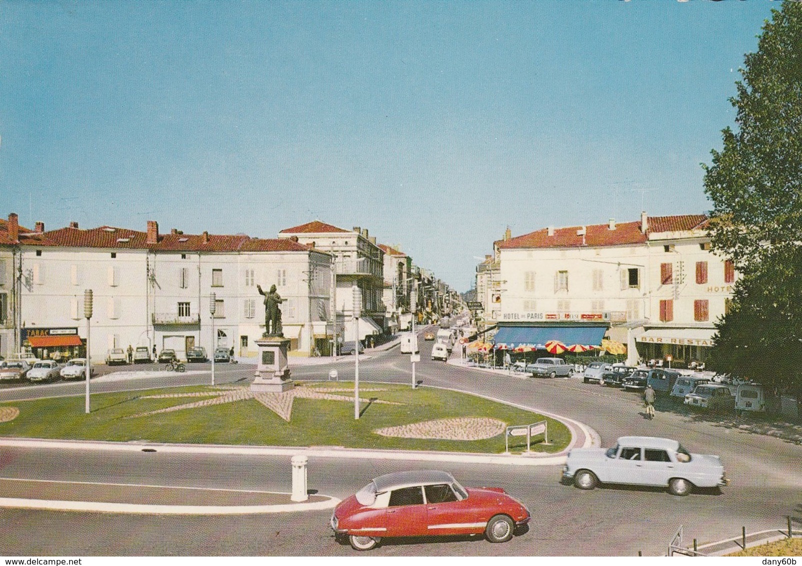 REF.AA . CPSM.GF . 47 . AGEN . PLACE LASMIN . CITROEN DS EN PLAN LATERAL - Agen