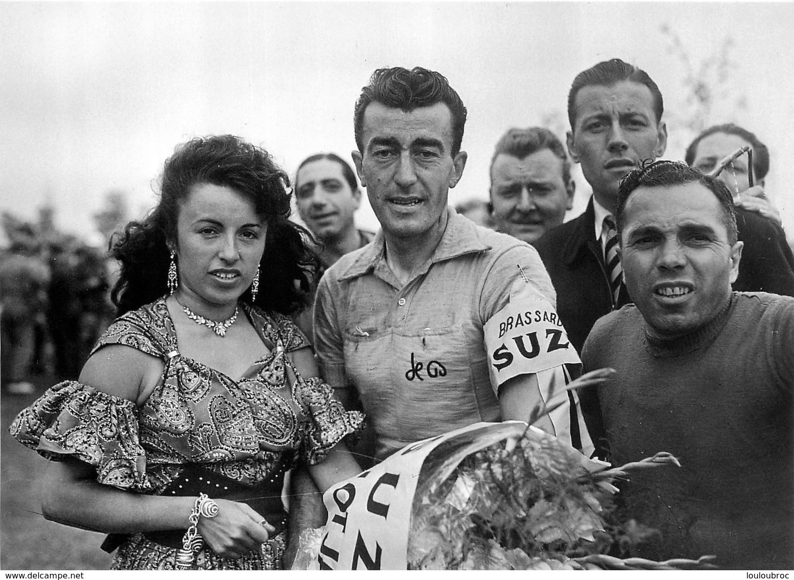 TOUR DE FRANCE 1954 LOUISON BOBET  VAINQUEUR DE CE TOUR ET YVETTE HORNER PHOTO 17 X 12 CM TIRAGE DU JOURNAL L'EQUIPE - Radsport