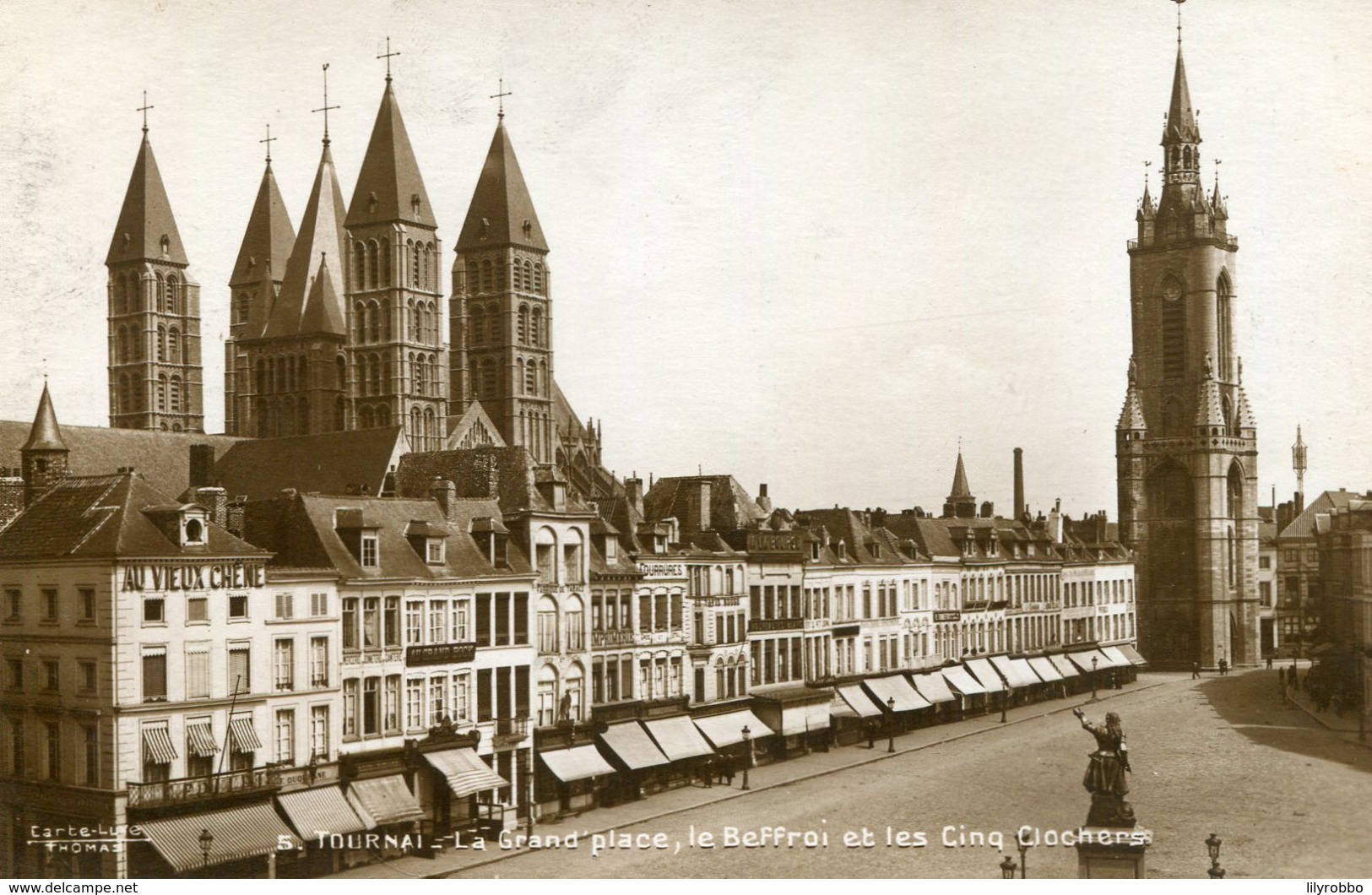 BEGIUM - TOURNAI -  La Grand Place - Le Beffroi Et Les Cinq Clochers - Doornik