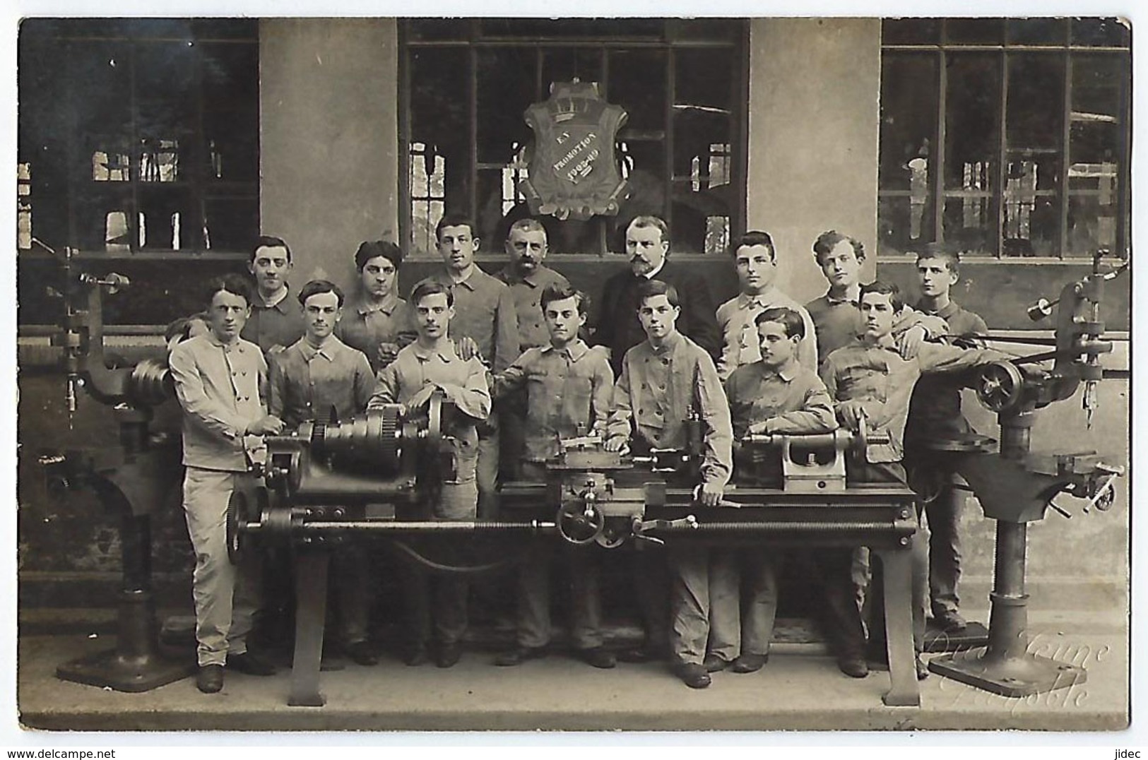 CPA Carte Photo Isère 38 Grenoble Promotion 1908-1909 éléves Devant Une Machine Construite Aux Ateliers école Vaucanson - Grenoble