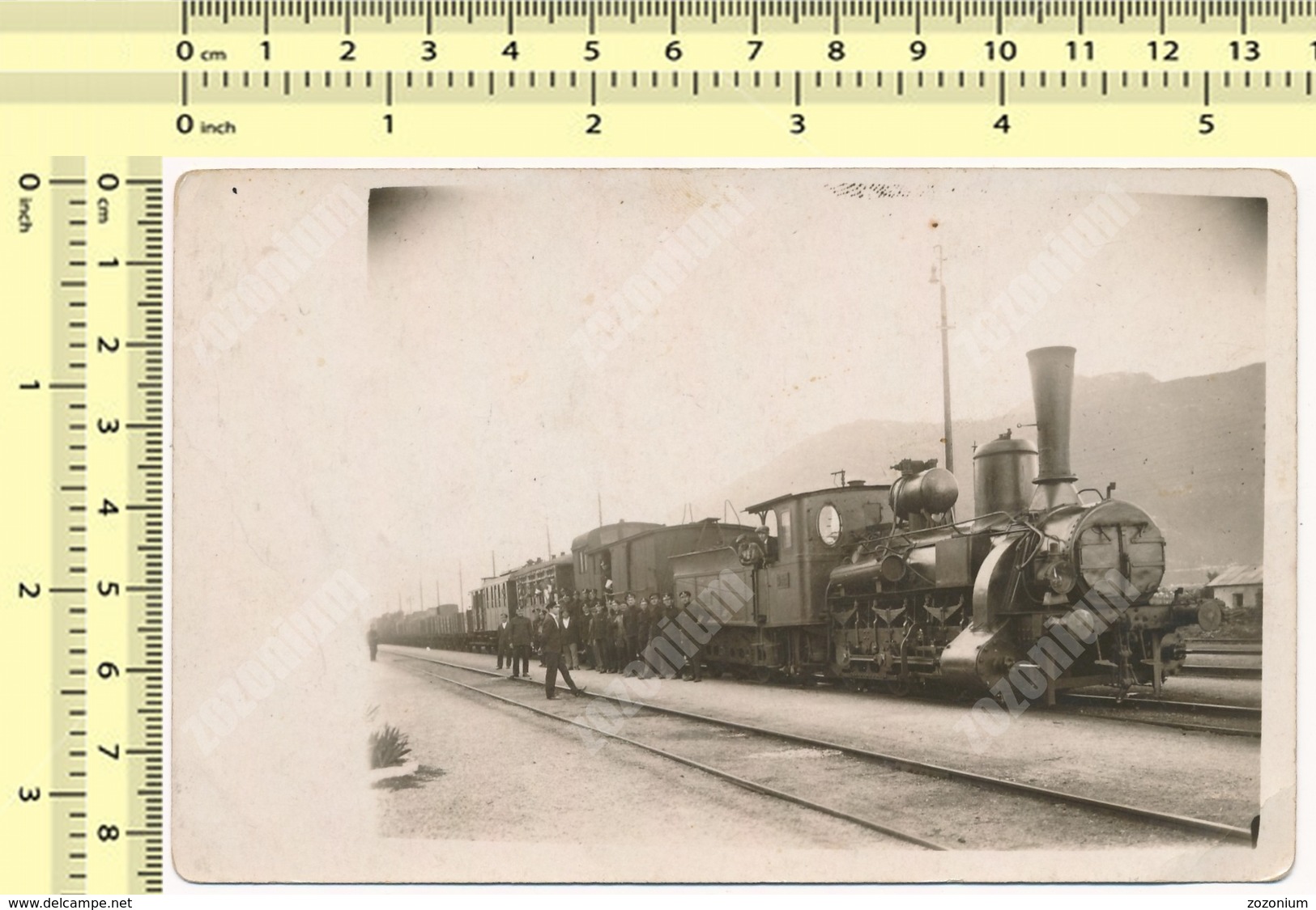 REAL PHOTO 1930s Steam Locomotive Vapeur, Train In Railway Station Yugoslavia ORIGINAL VINTAGE SNAPSHOT PHOTOGRAPH - Trenes