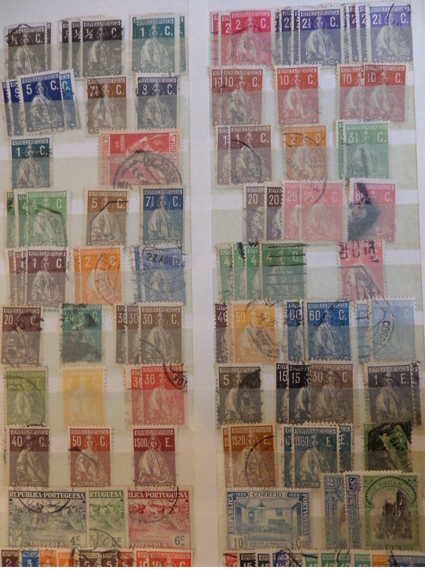 Superbe vrac de milliers de timbres tous pays. Anciens, nombreux pays + bonnes valeurs ! . Cote énorme!!! A saisir!