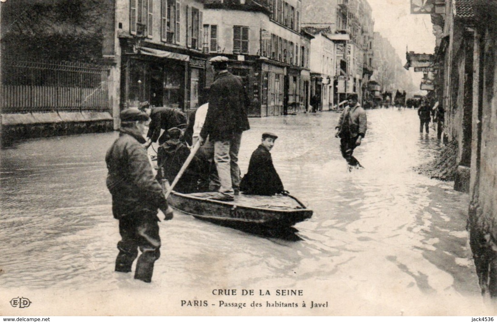 Dép. 75 - PARIS - Circulé - Crue De La SEINE - Passage Des Habitants à JAVEL - Inondations De 1910