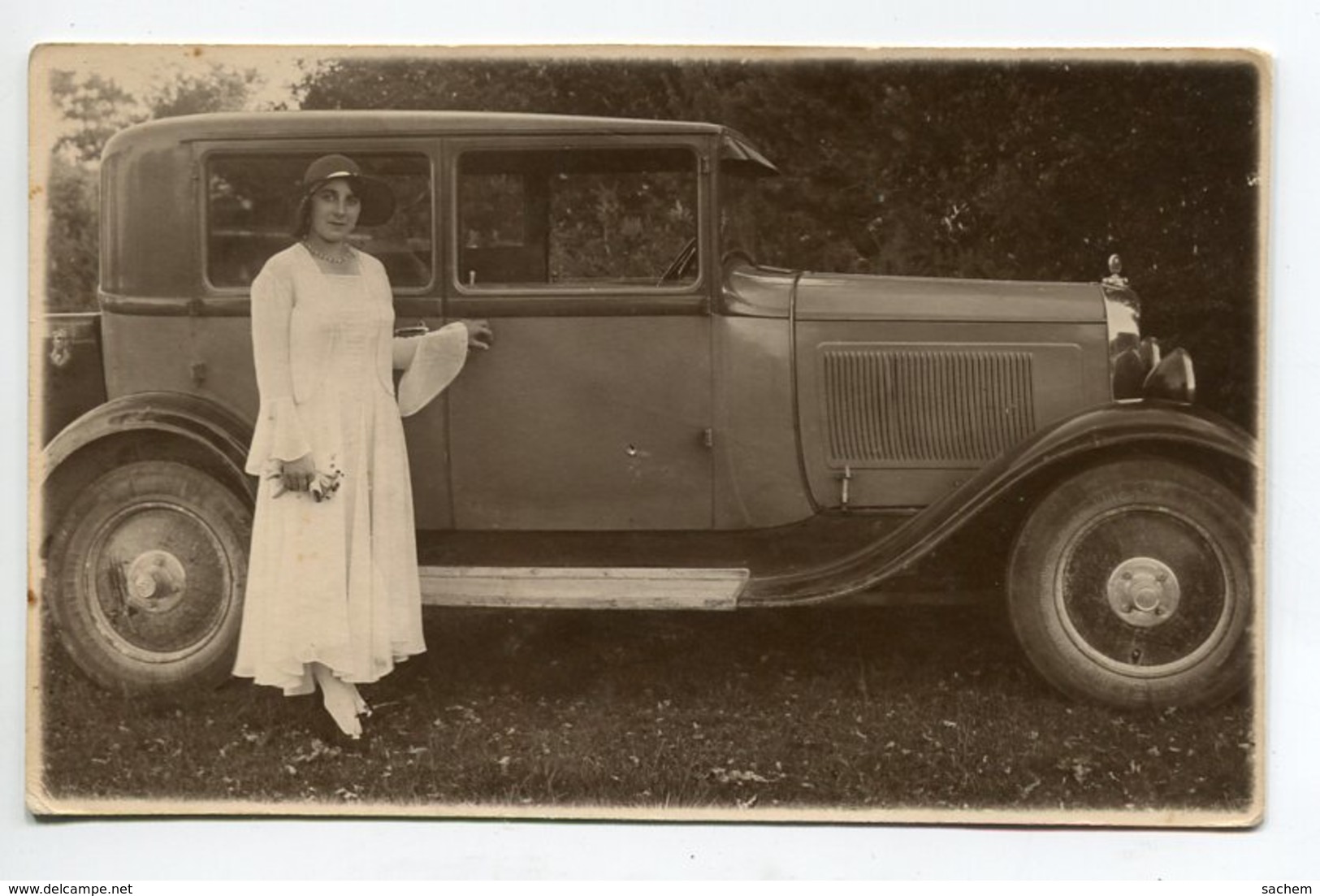 AUTOMOBILE CARTE PHOTO  Jolie Dame Devant Sa Belle Automobile 1920    D02 2020 - Turismo