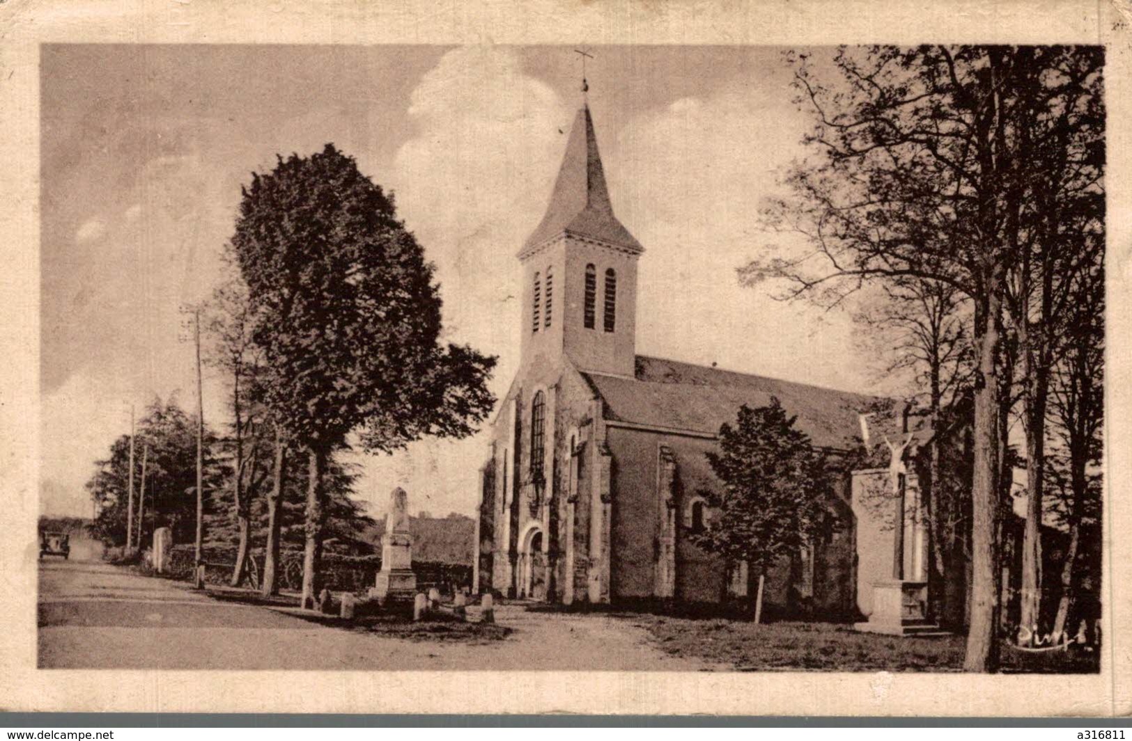 VOUNEUIL SOUS BIARD PLACE DE L EGLISE - Vouneuil Sous Biard