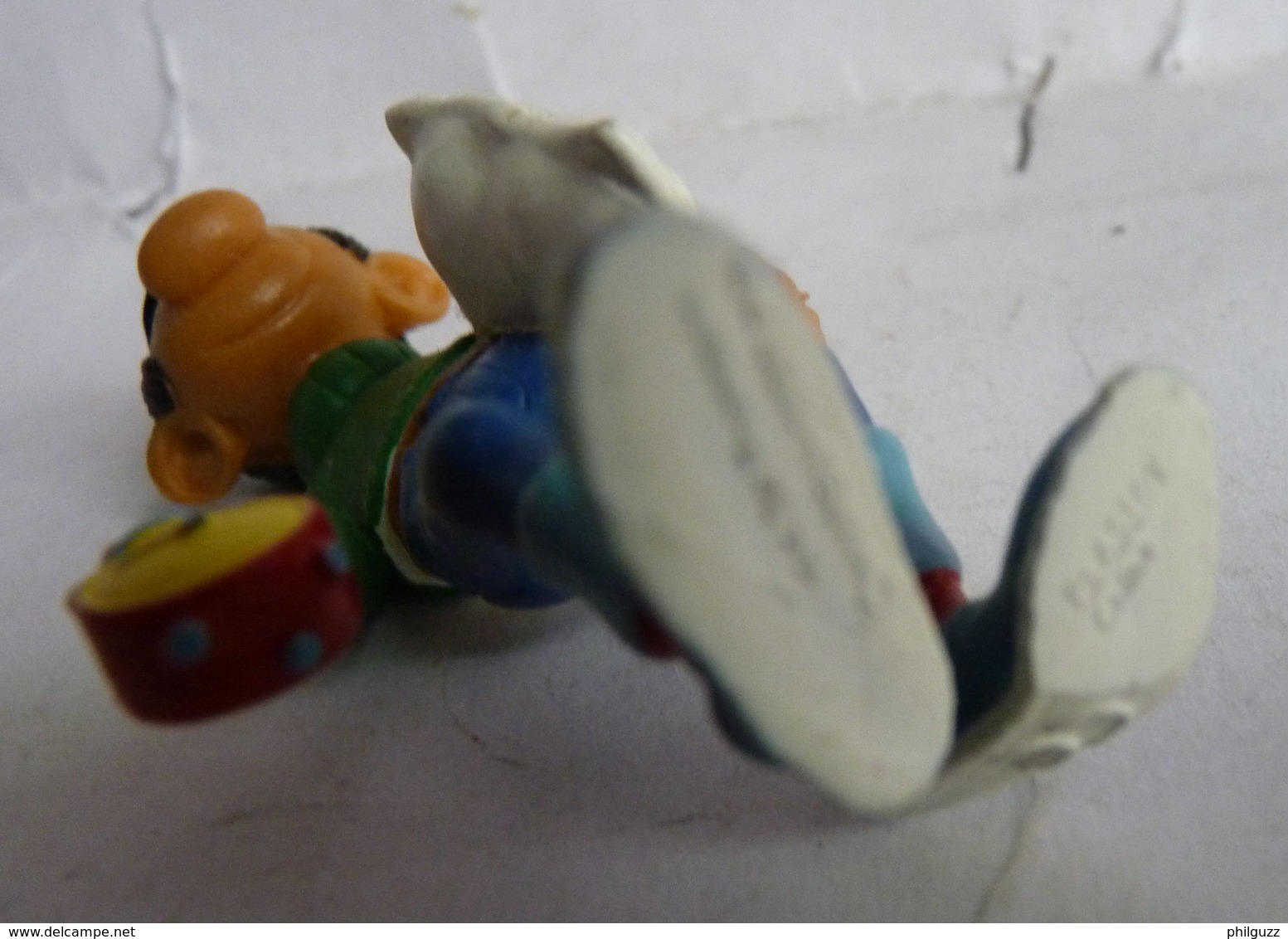 Figurine GASTON LAGAFFE Avec Oreiller Et Réveil PLASTOY 1991 - FRANQUIN 2ème Tirage Visage Couleur Du Plastique - Little Figures - Plastic