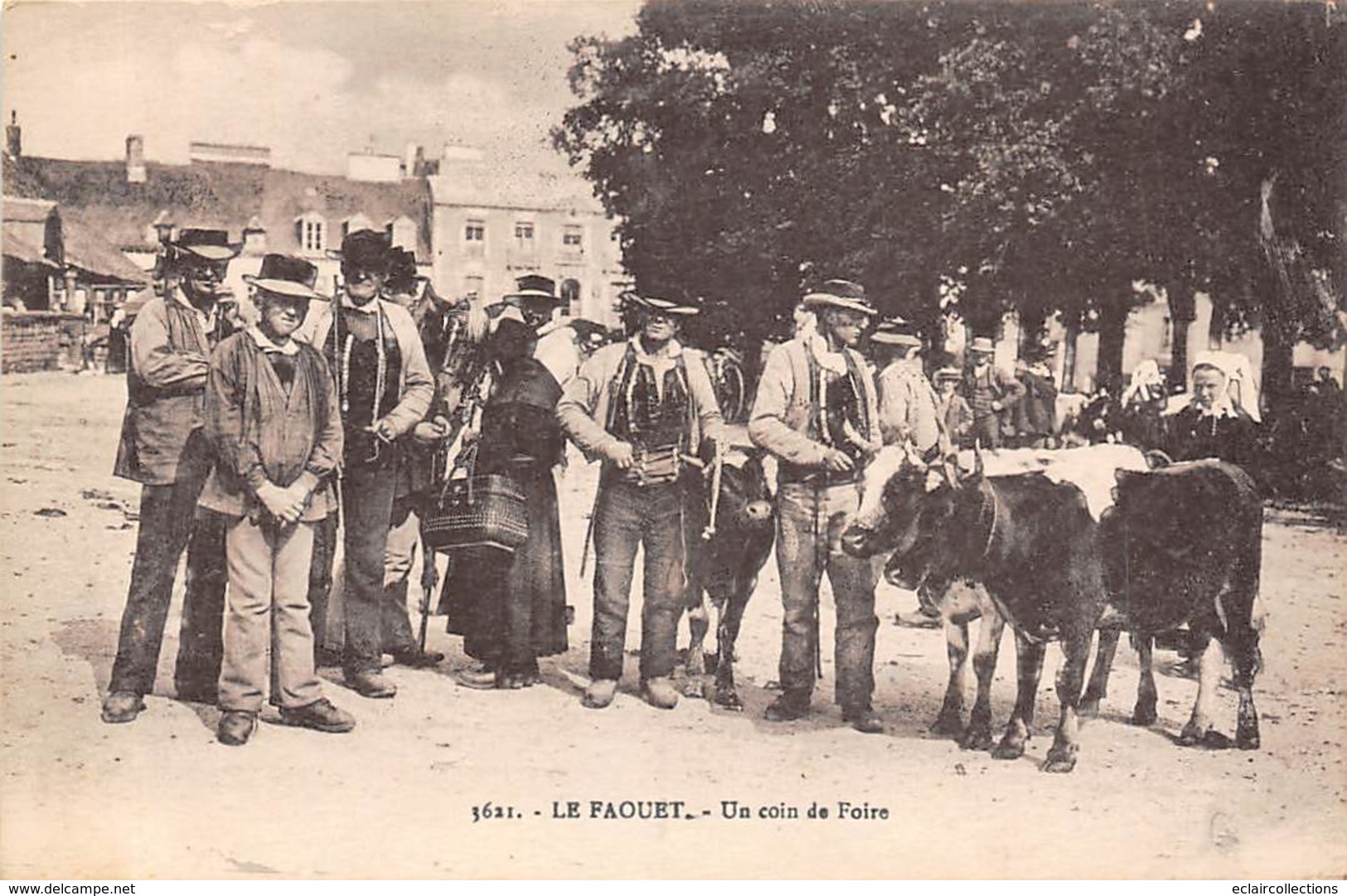 Le Faouet        56      Un Coin De Foire              (Voir Scan) - Le Faouet