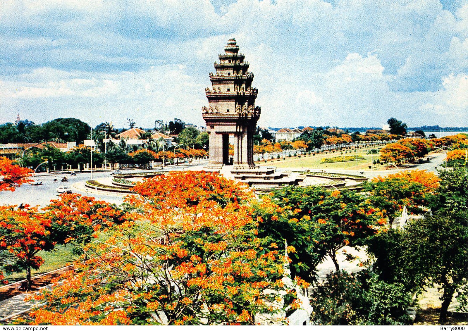 Cambodja Cambodge Phnom Penh  Khmer Republic  Place And Monument Of Independence     Barry 5126 - Cambodge