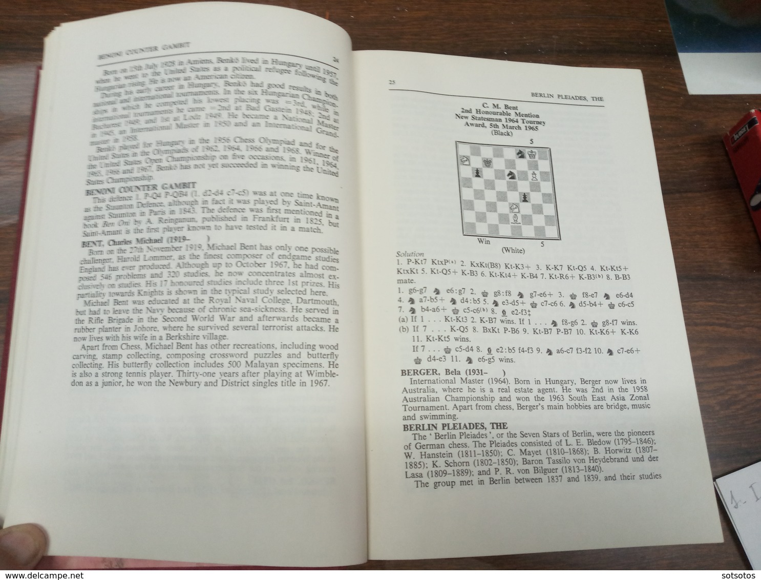 Anne Sunnuks, The Encyclopaedia of Chess - 587 pages - St Martin Press, N.Y. 1970 (23x15,5 cm) - traces of old humidity