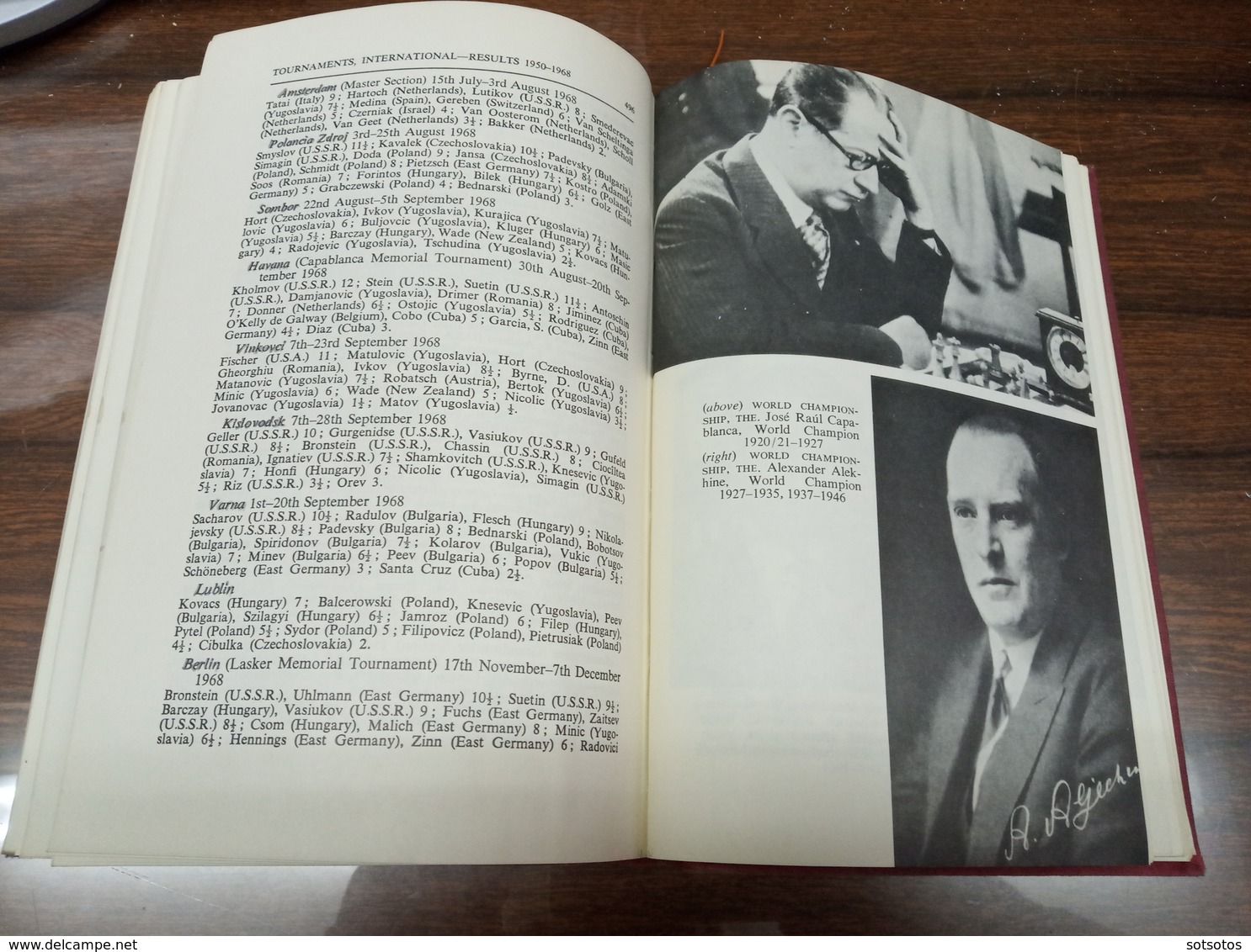 Anne Sunnuks, The Encyclopaedia of Chess - 587 pages - St Martin Press, N.Y. 1970 (23x15,5 cm) - traces of old humidity