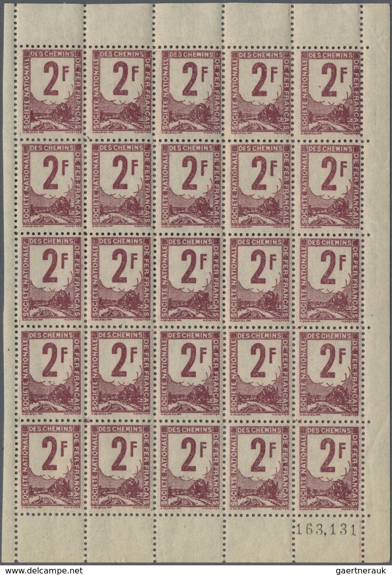 Frankreich - Postpaketmarken: 1943, 2fr. Purple "Steam Engine" Without Watermark, Lot Of 200 Stamps - Autres & Non Classés