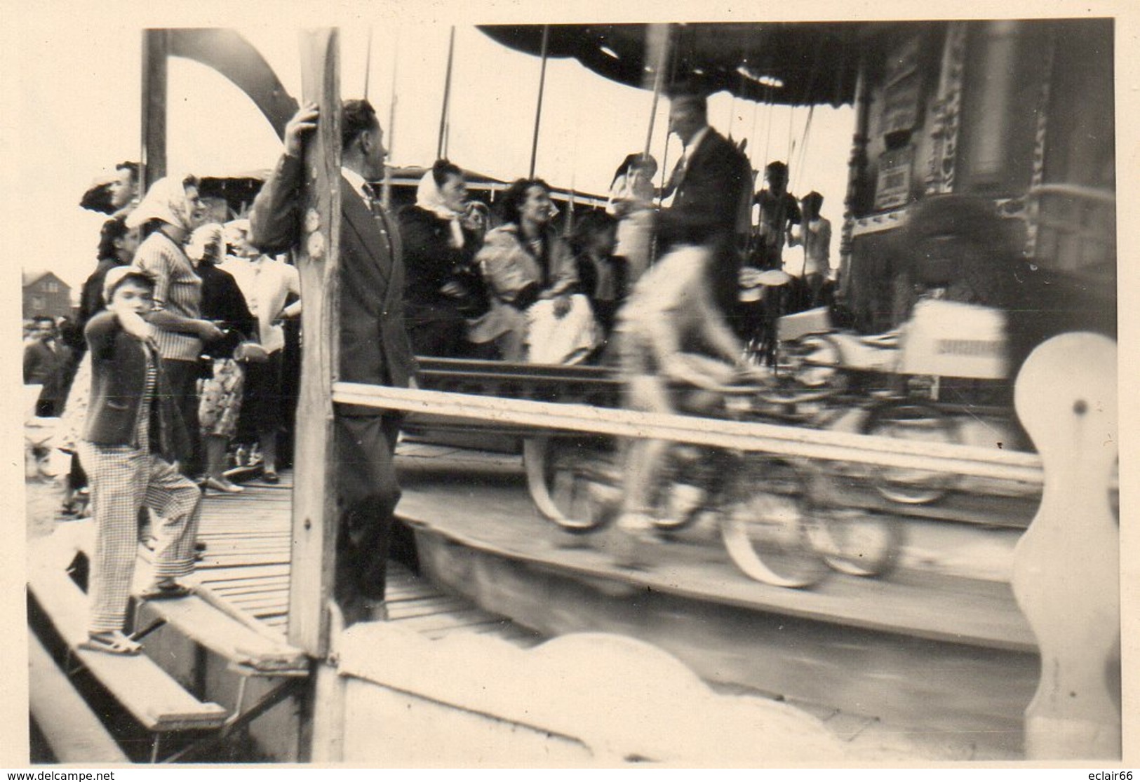 MANEGE A CHEVAUX DE BOIS  Année  1958         76  Le Treport  Photos - Originale - Photos