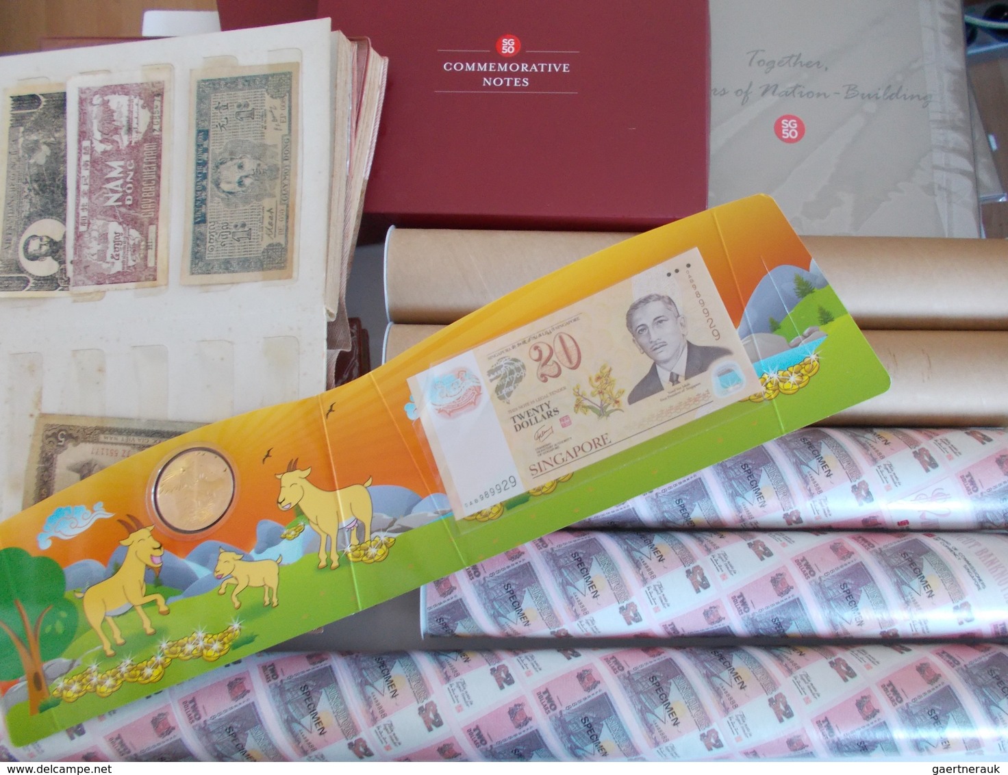 Singapore / Singapur: LATE ARRIVAL: Box Full With Different Banknotes Mostly In Gift-boxes And From - Singapore