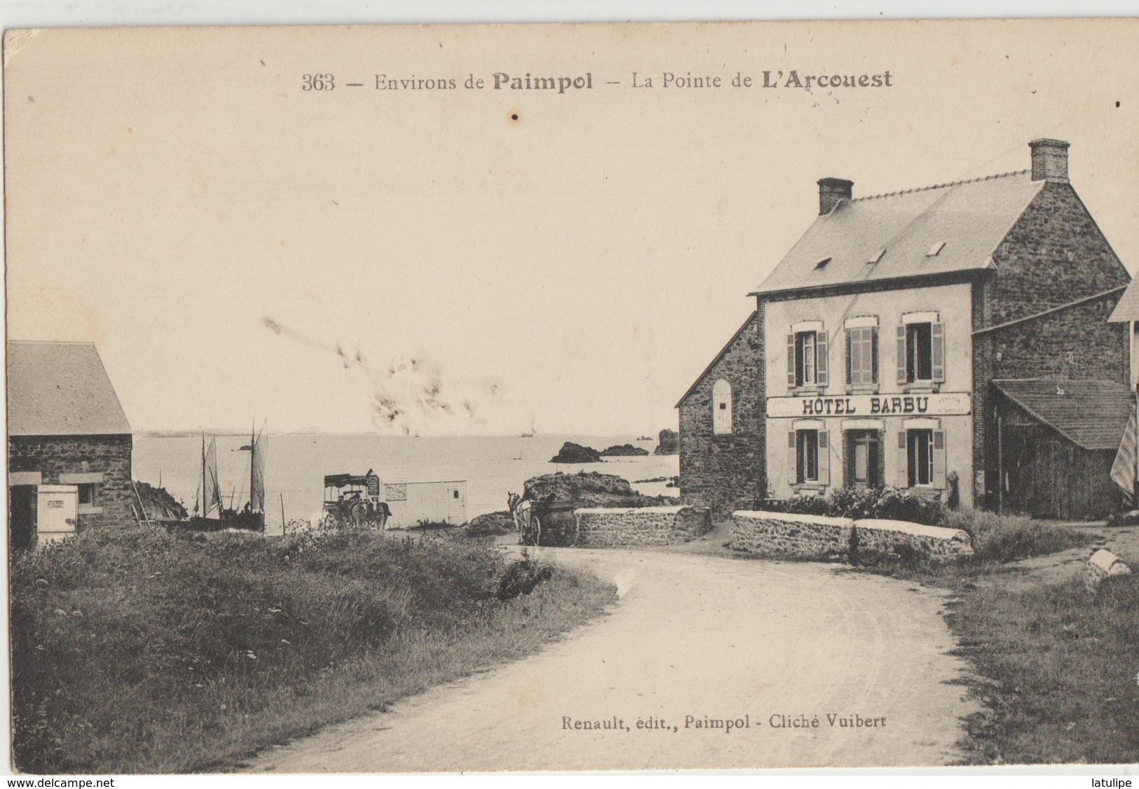 Paimpol  22   Vue Sur La Pointe De L'Arcouest-Route Animée-Attelages Et Hotel BARBU - Paimpol