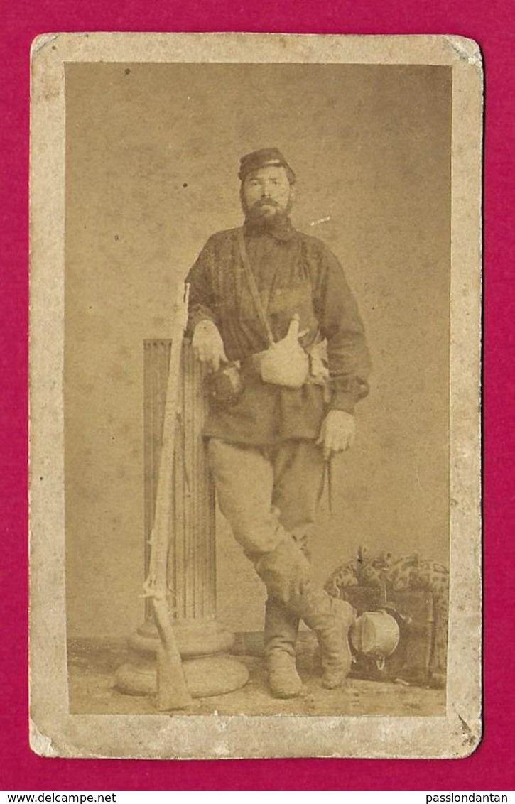 Photographie CDV - Studio Plantefol Sis Rue D'Étretat à Le Havre - Guerre De 1870 - Portrait D'un Combattant - Guerre, Militaire