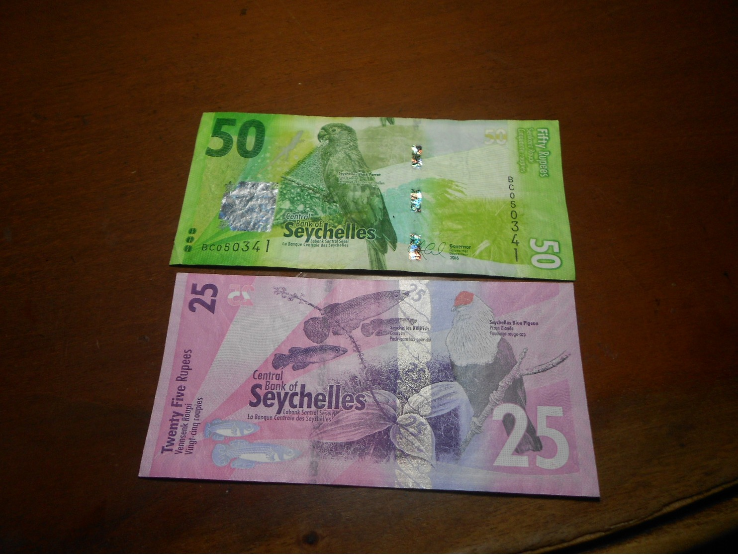 SEYCHELLES 25  AND  50  RUPEES  BILLETS  LOT - Seychelles