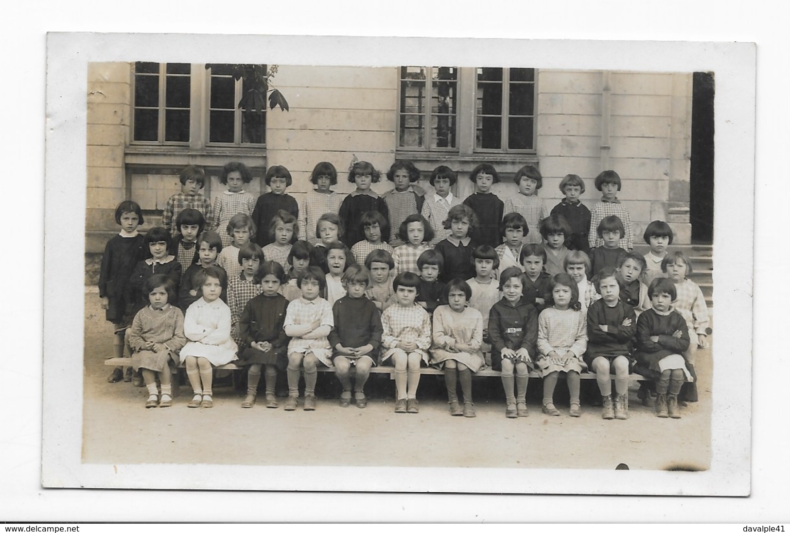 37   CARTE- PHOTO  TOURS  ECOLE  RABELAIS 1932     CLASSE  DE  MADAME   SOULET    BON ETAT 2 SCANS TROU D'AGRAFFE - Tours