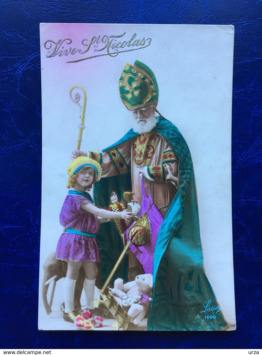 Cpa Photo--"Saint-Nicolas Apportant Des Cadeaux Pour Une Fillette"-(746) - Saint-Nicolas