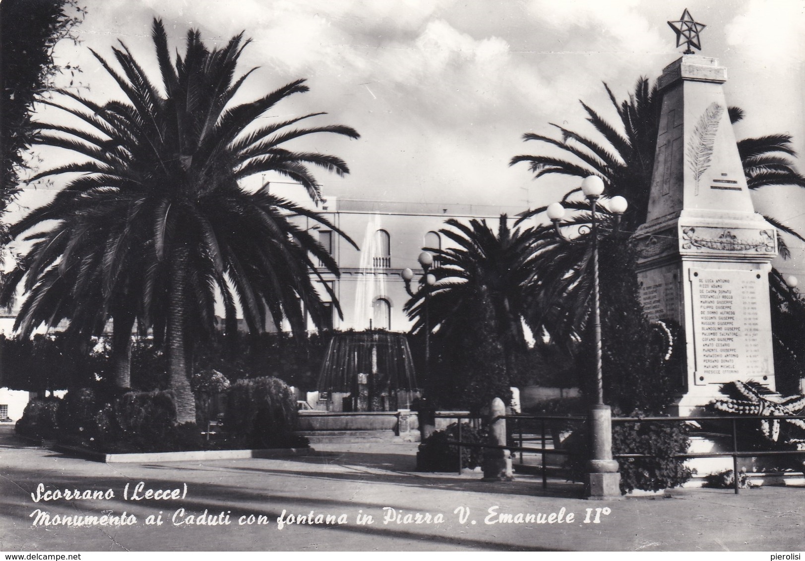 SCORRANO (Lecce) - Piazza Vittorio Emanuele II E Monumento Ai Caduti - Lecce