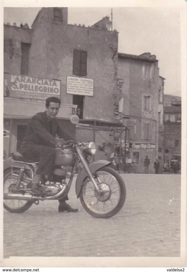 TIVOLI - ROMA - SCORCIO CON MOTOCICLETTA - INSEGNA PUBBLICITARIA BIRRA WUHRER -FOTO CM. 9 X 6 CIRCA - UNICA !!! 1953 - Tivoli