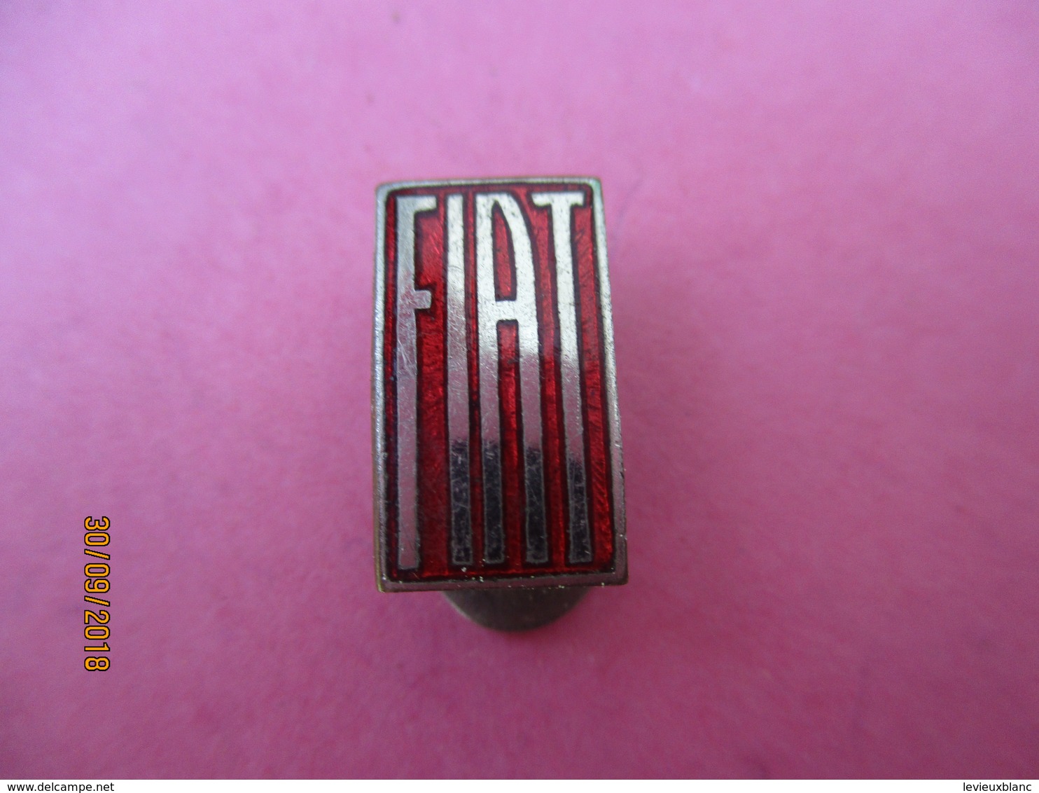 Insigne De Boutonnière/ Automobile / FIAT/ Fabbrica Italiana Automobili Torino/ Gerosa/ Milano/vers 1930 - 1950   MED301 - Pendentifs