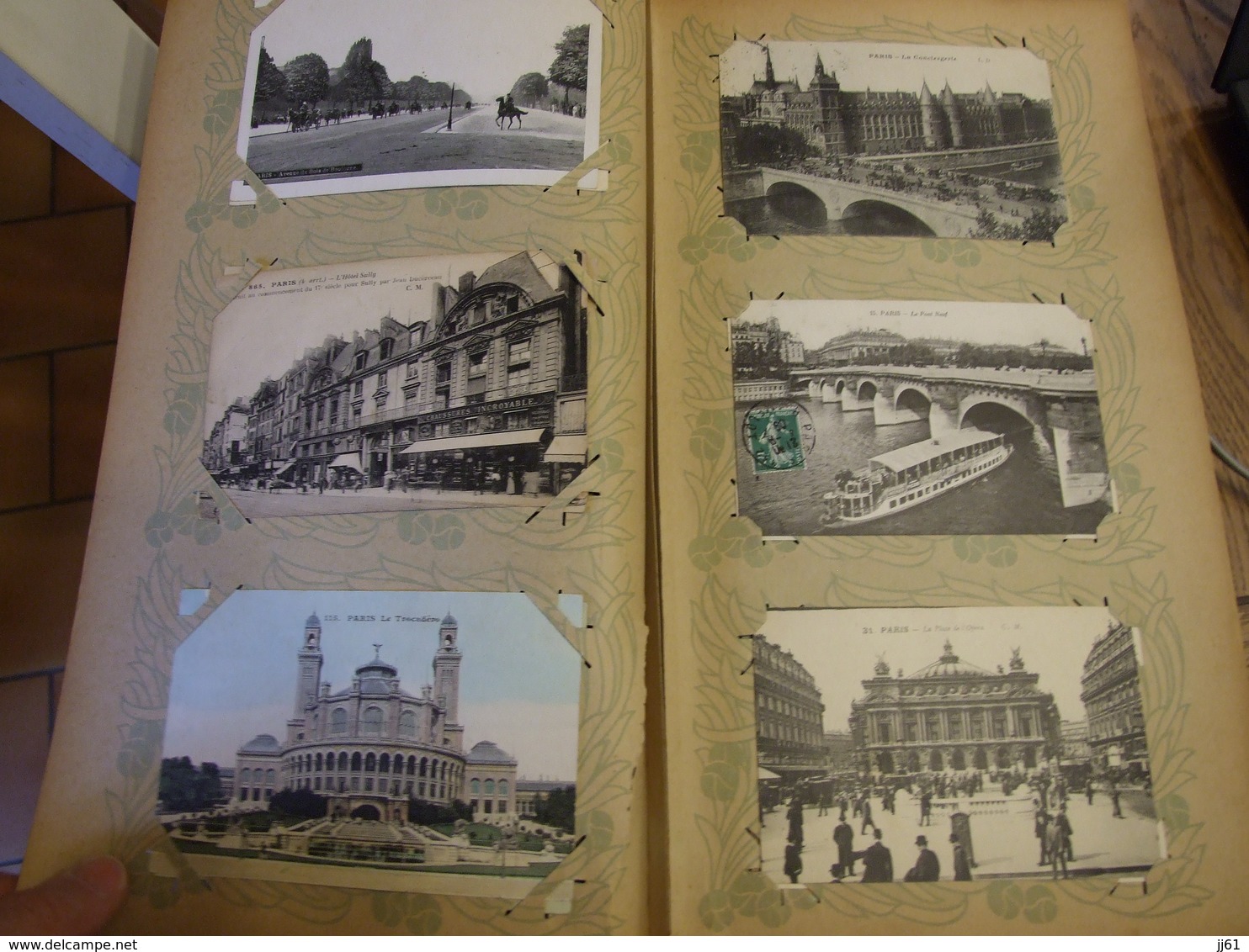 PARIS ALBUM DE 450 CARTES POSTALES 86 PHOTOS TRES BONNE RUE ANIMEES  PAS DE PRIX DE RESERVE ENVOIE MONDIAL RELAIS