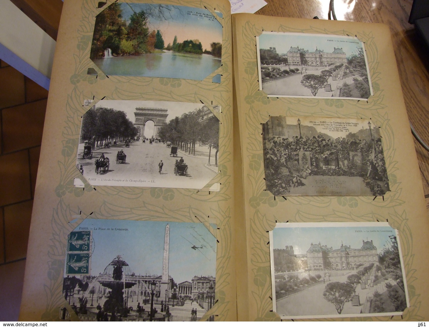 PARIS ALBUM DE 450 CARTES POSTALES 86 PHOTOS TRES BONNE RUE ANIMEES  PAS DE PRIX DE RESERVE ENVOIE MONDIAL RELAIS