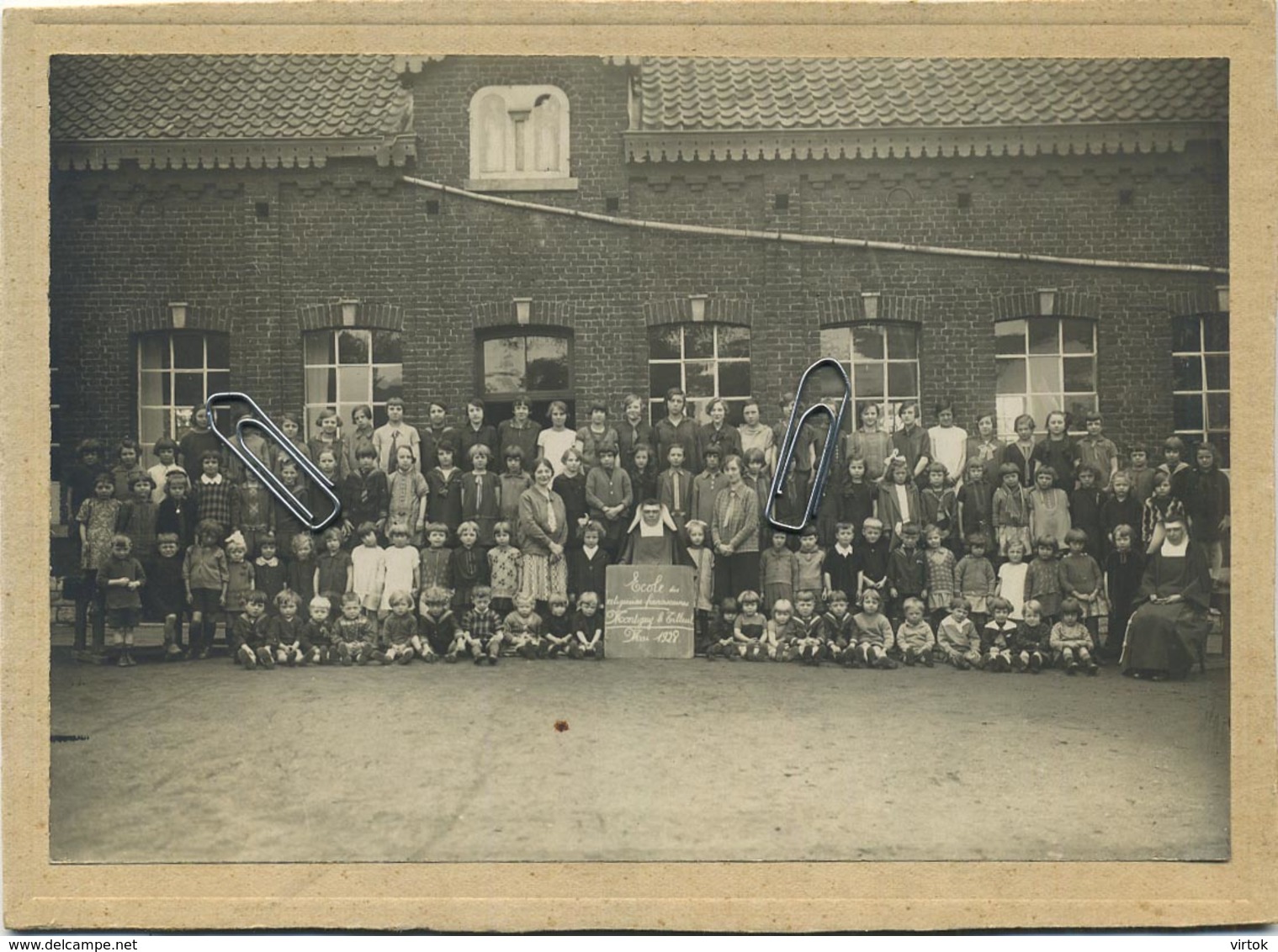 MONTIGNY-LE-TILLEUL : Ecole Du Religieuse Franascaines Mai 1928   (  17.5  X 12 Cm Sur  Carton ) - Lieux