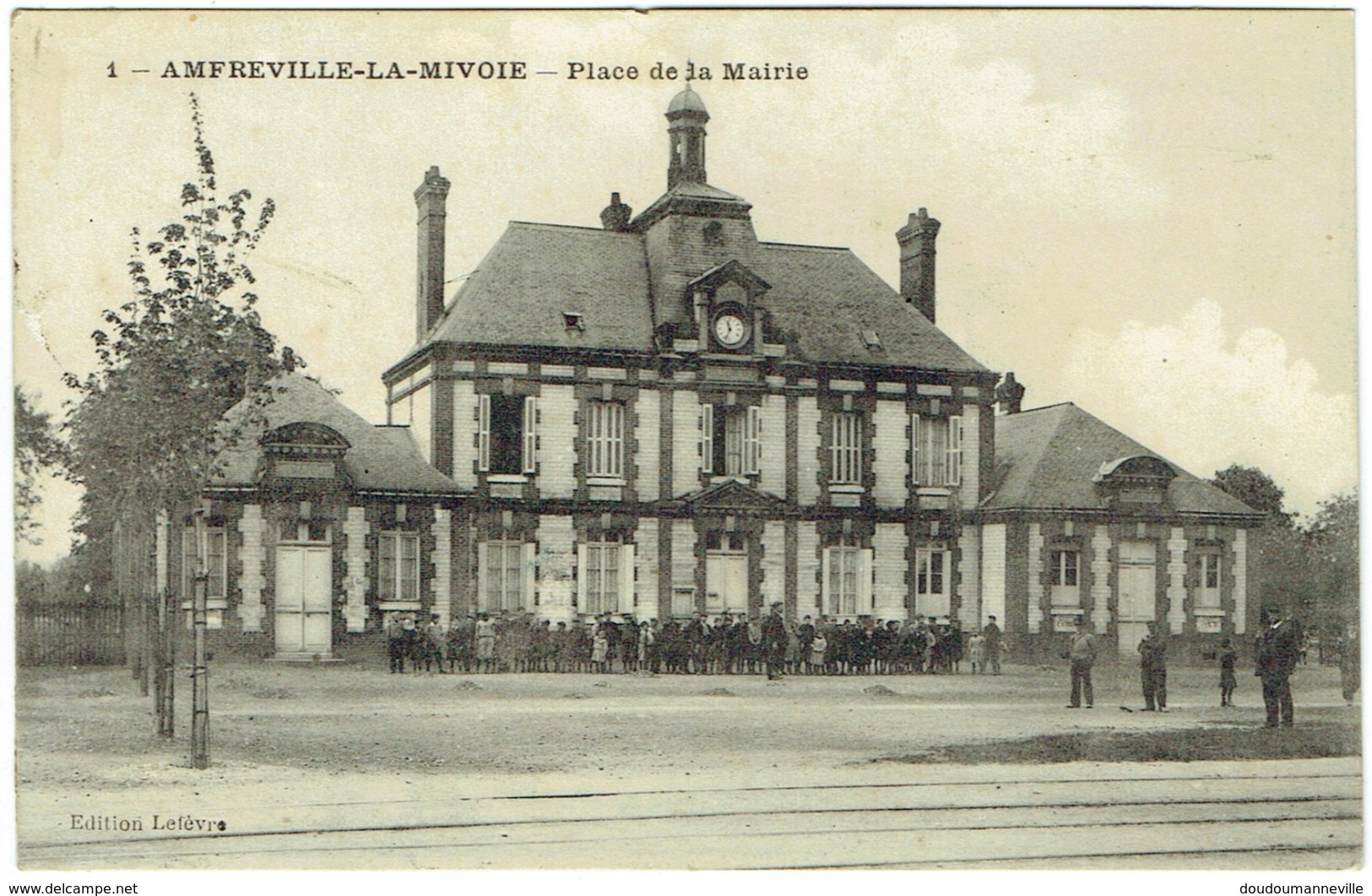 CPA - 76 - AMFREVILLE LA MI-VOIE - Mairie - Administration - Enfants - Darnétal