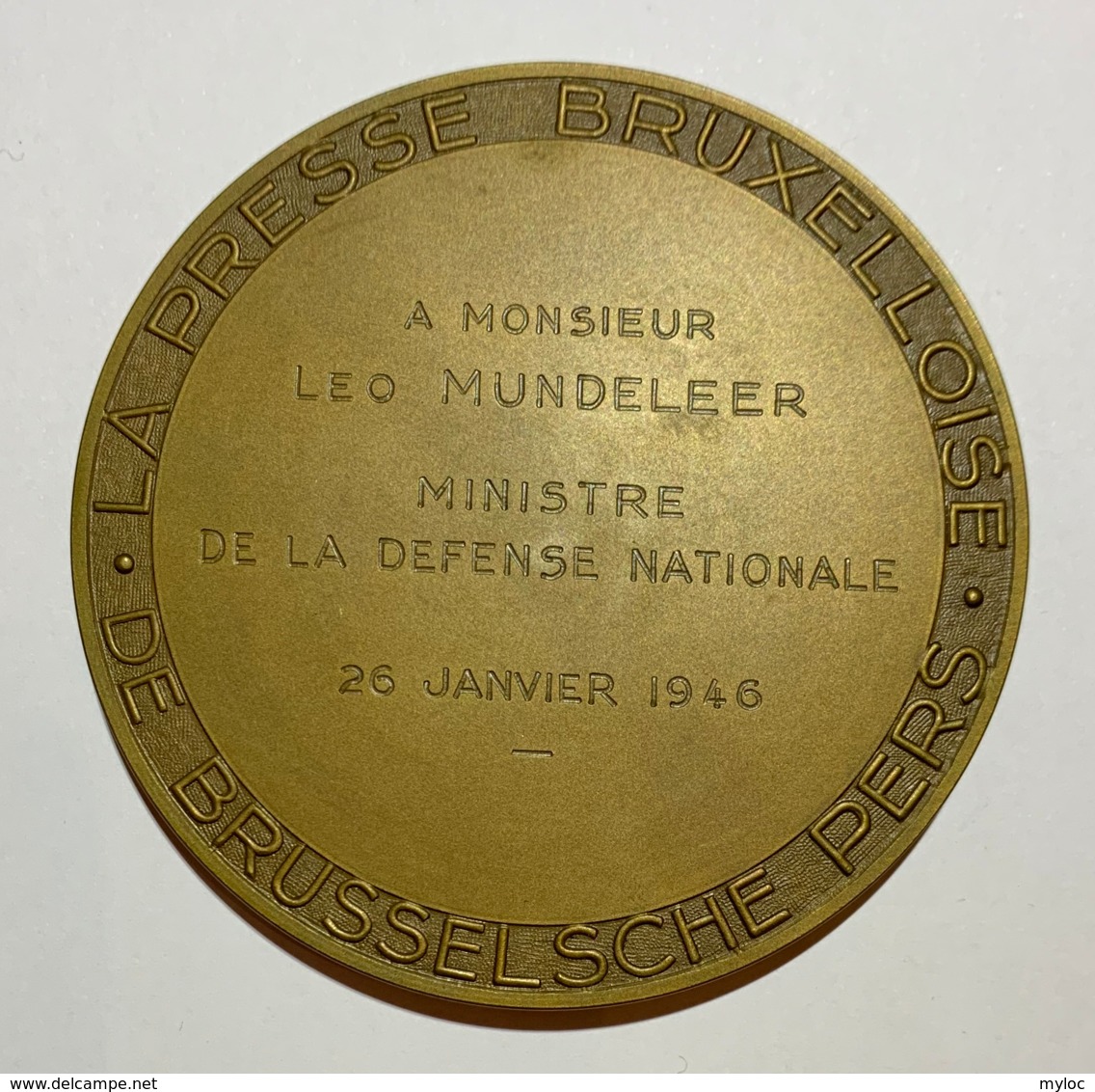 Médaille Bronze. Carlos Van Dionant.. Presse Bruxelloise. 1946.  70mm - Professionnels / De Société