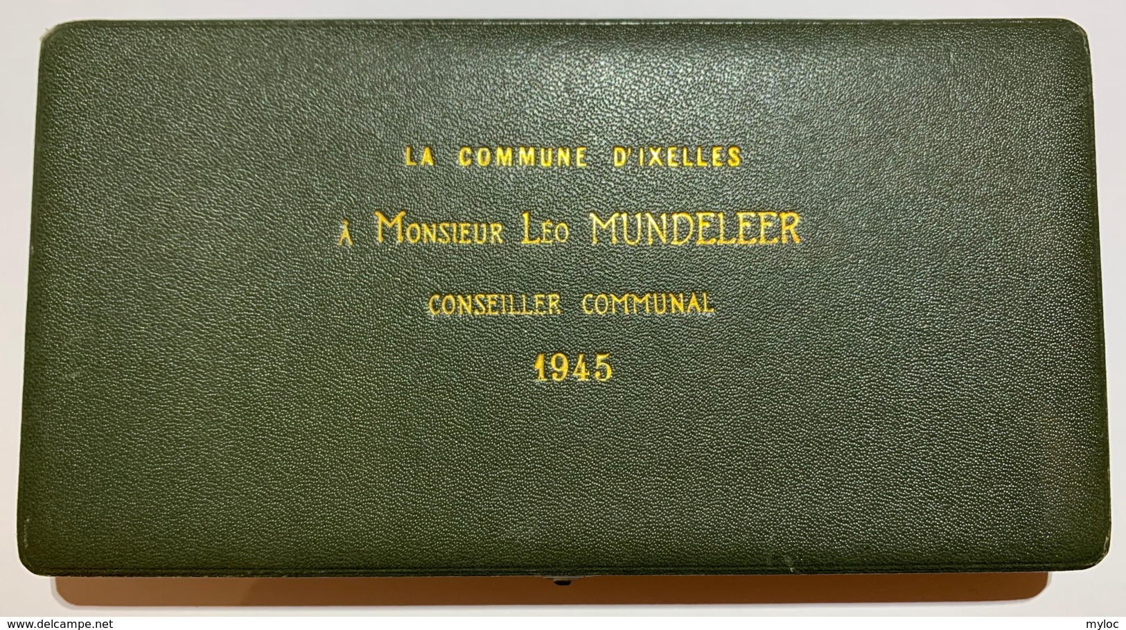 Médailles Bronze. A. Hebbelinck. Le Comité D'ixelles. 1946. Temoignage  Leo Mundeleer. Lot De 2 Médailles Dans écrin. - Unternehmen