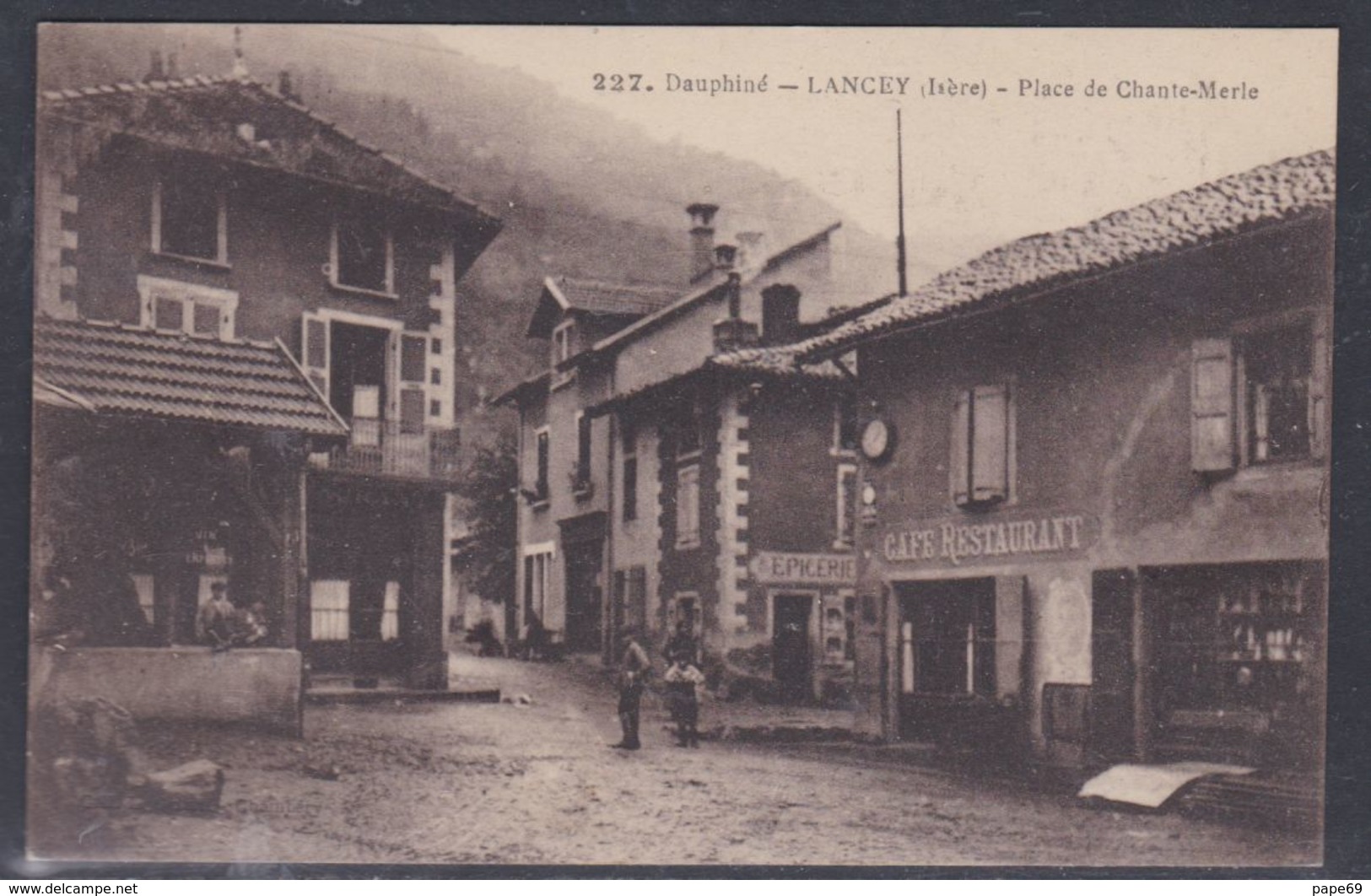 Lancey : Place De Chante--Merle, Ayant Voyagé, TB - Altri & Non Classificati