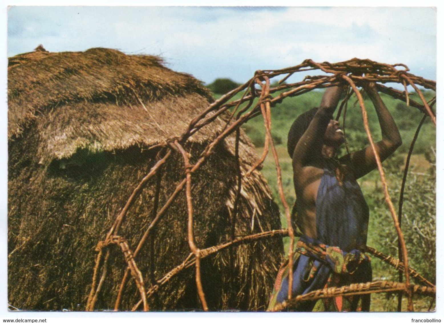 SOMALIA - SETTING UP A NOMADIC HUT / GIRL / - Somalia