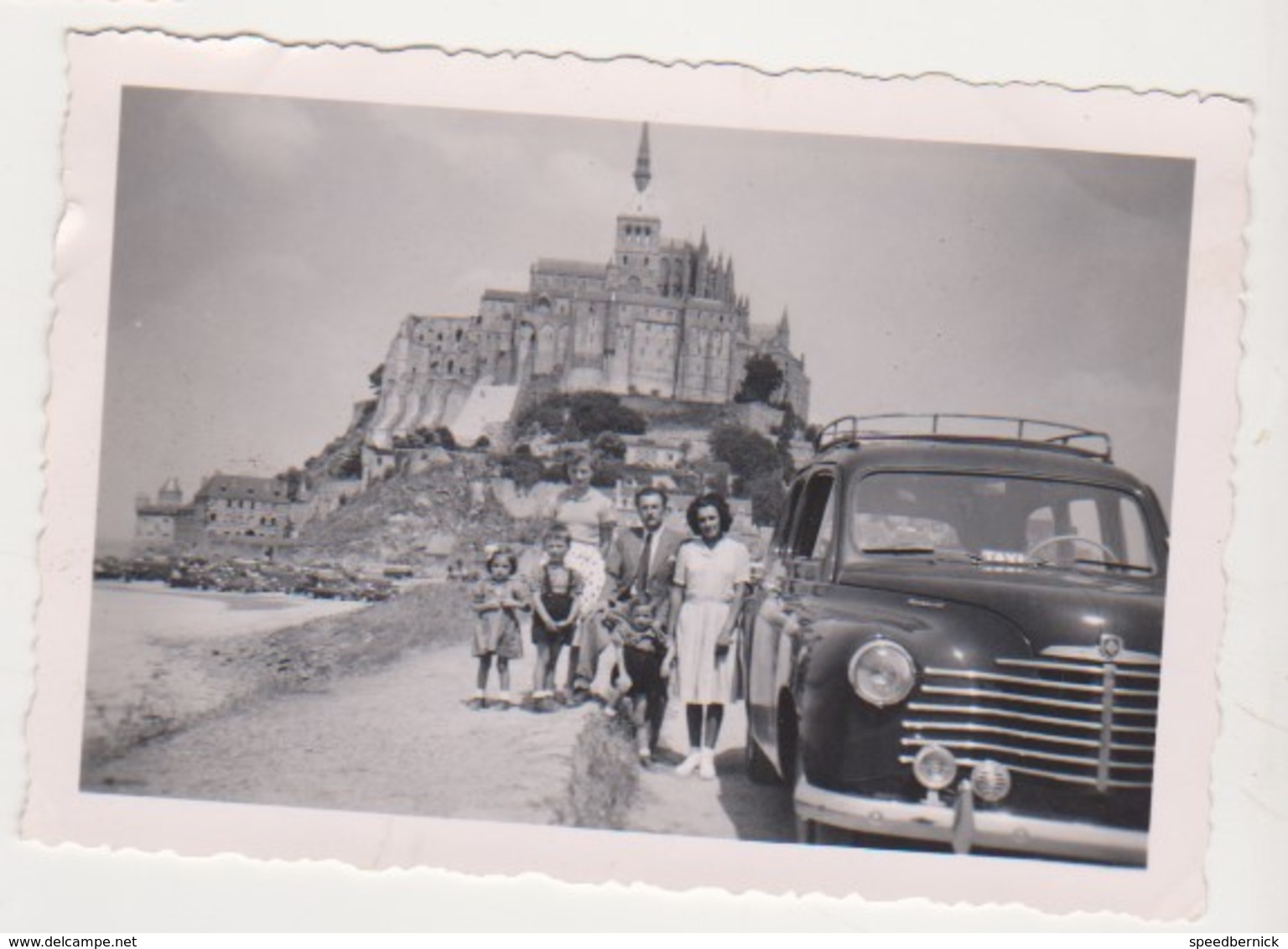 27266 Photo Mont Saint Michel 50 France -voiture Ancienne Taxi -1952 Enfant Famille RIALLAND - Automobiles