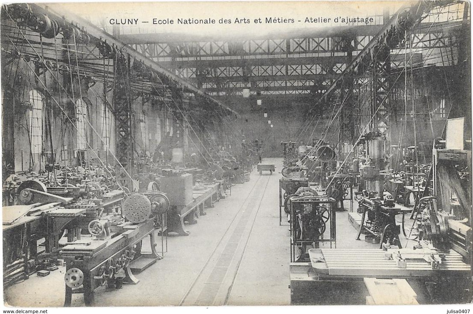 CLUNY (71) Ecole Nationale Des Arts Et Métiers Intérieur Atelier D'ajustage (vue 1) - Cluny