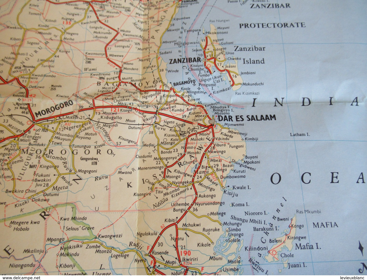 Carte géographique/ Guide/AFRIQUE / East Africa /TANGANYIKA/KENYA/UGANDA/Philip & Son/  SHELL / 1962   PGC297