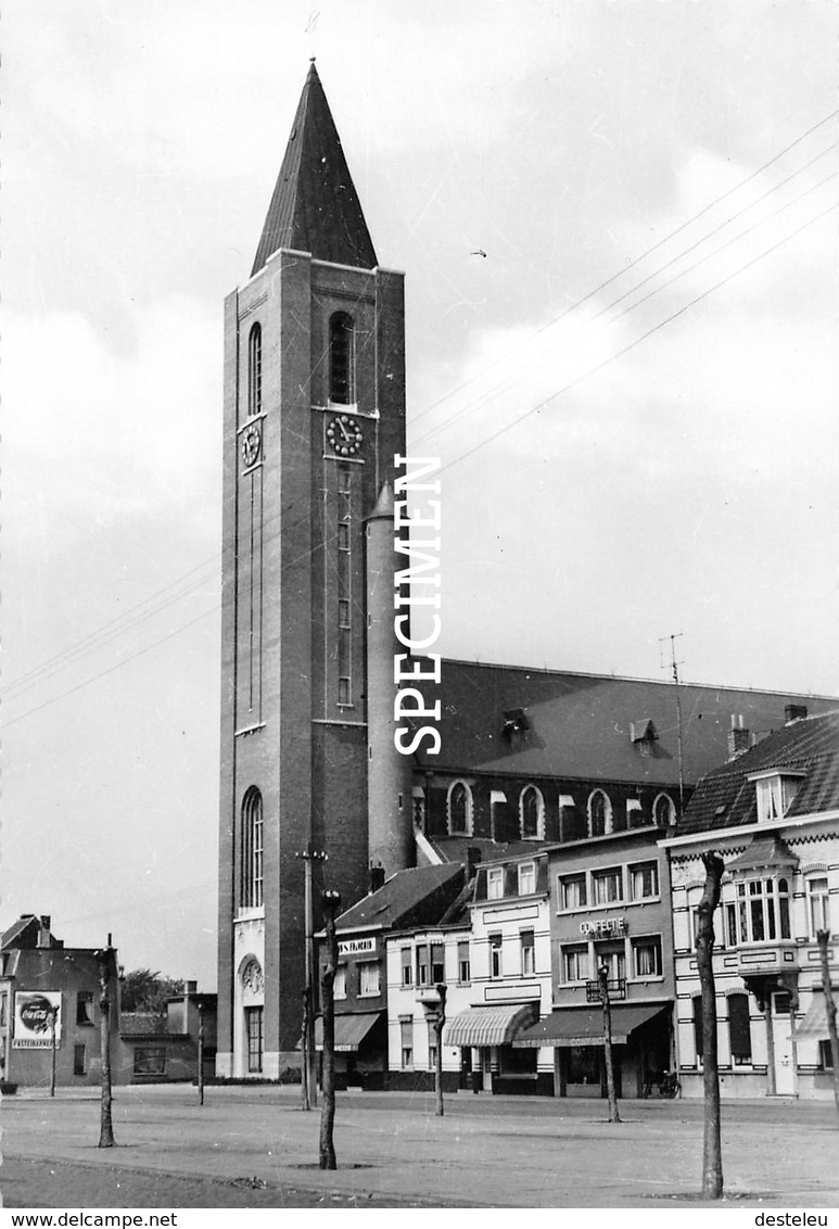 Kerk En Zicht Op De Markt - Zelzate - Zelzate