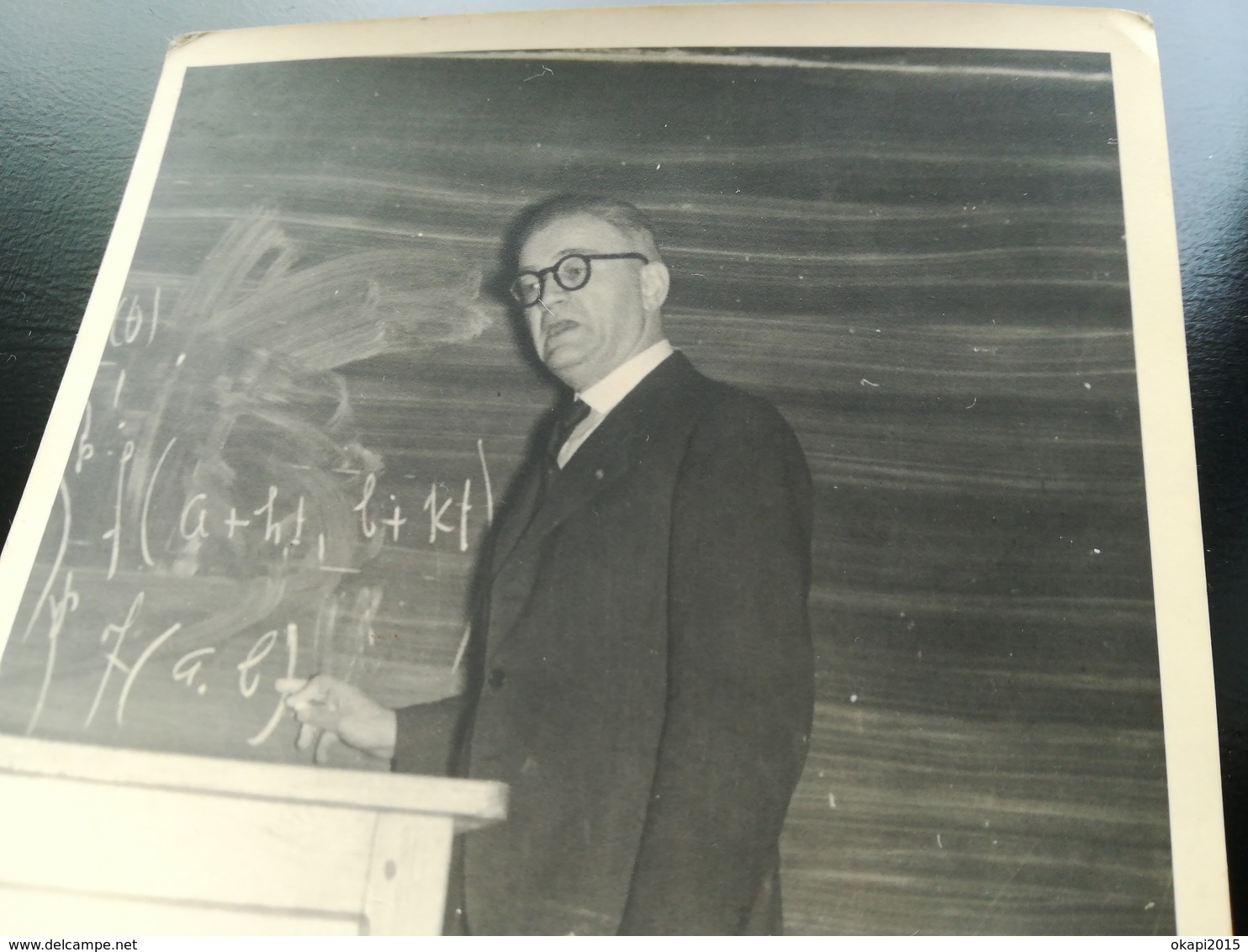 PROFESSEUR  DE BELGIQUE UNIVERSITÉ ? ÉCOLE ? MATH (?)  CARTE - PHOTO  CARTE POSTALE HOMME - A Identifier