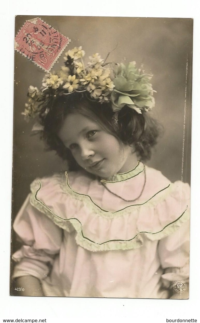 ENFANTS - LITTLE GIRL - MÄDCHEN - Jolie Carte Fantaisie Fillette Fleurs Dans Les Cheveux - Portraits