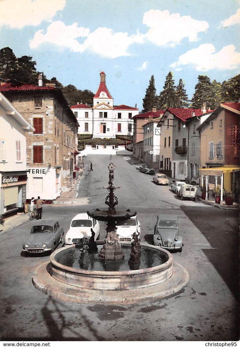 38 .n° 21168 . Saint Jean De Bournay . Voitures .la Fontaine Sur La Place  . Cpsm .10.5 X 15cm . - Saint-Jean-de-Bournay