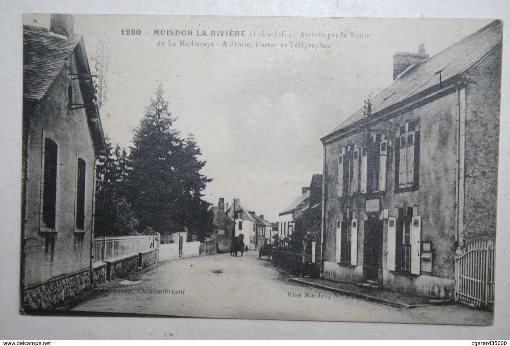 44 : Moisdon  La Rivière  - Arrivée  Par La Route De La Meilleraye - A Droite  , Postes Et Télégraphes - Moisdon La Riviere