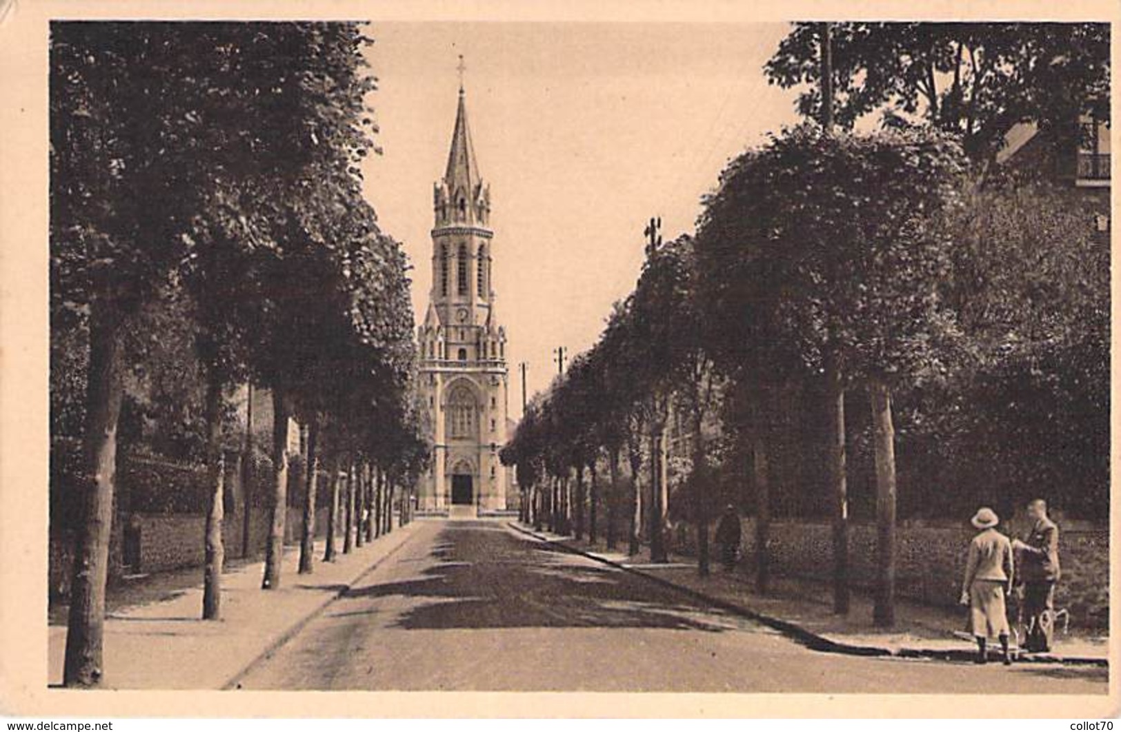 LE CHESNAY. Eglise Saint Antoine De Padoue. - Le Chesnay