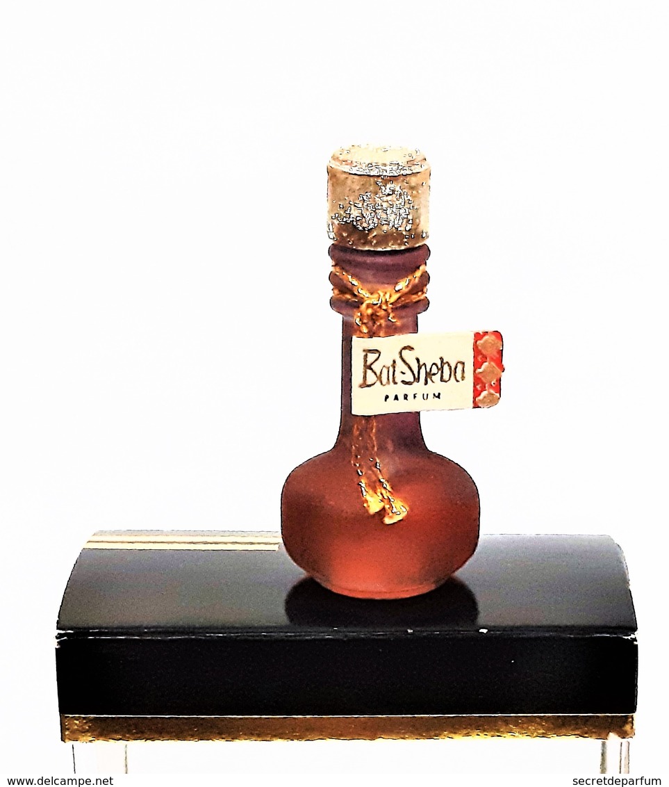 Miniatures De Parfum    BAT SHEBA  De   JUDITH MULLER      2  Ml + BOITE - Miniatures Femmes (avec Boite)