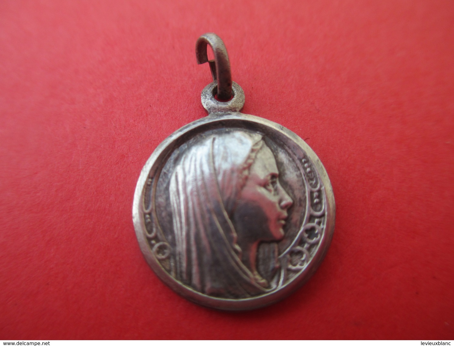 Petite Médaille Religieuse Ancienne/Sainte Bernadette/ Grotte De Lourdes/Début XXéme     CAN583 - Religion & Esotérisme