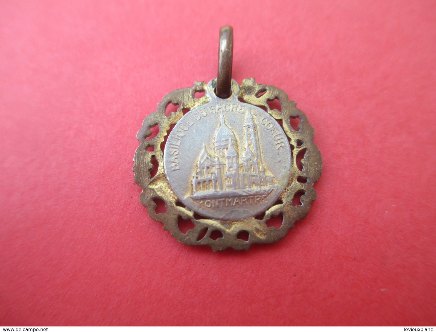 Petite Médaille Religieuse Ancienne/Basilique Du Sacré Coeur MONTMARTRE/ Médaillon Serti Rosacé/  Début XXéme     CAN588 - Religion & Esotérisme