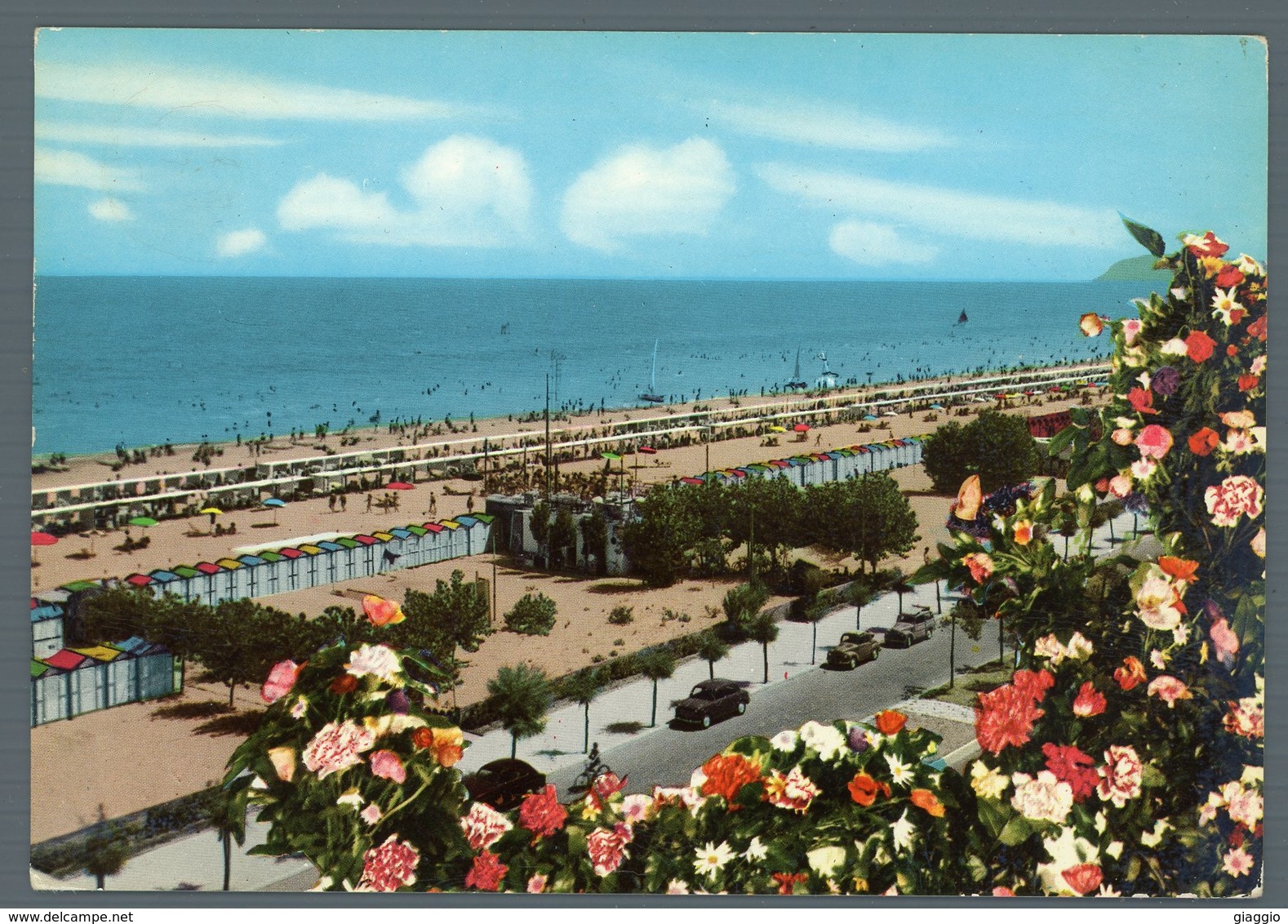 °°° Cartolina - Riccione Lungomare E Spiaggia Viaggiata °°° - Rimini