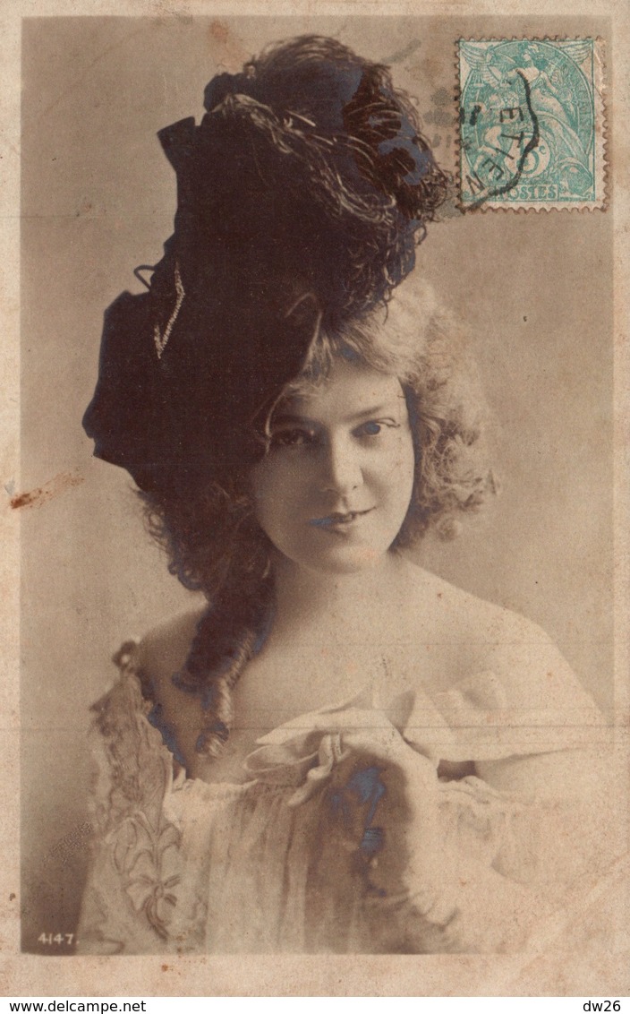 Femme Coiffée D'un Beau Chapeau - Carte N° 4147 Dos Simple - Frauen