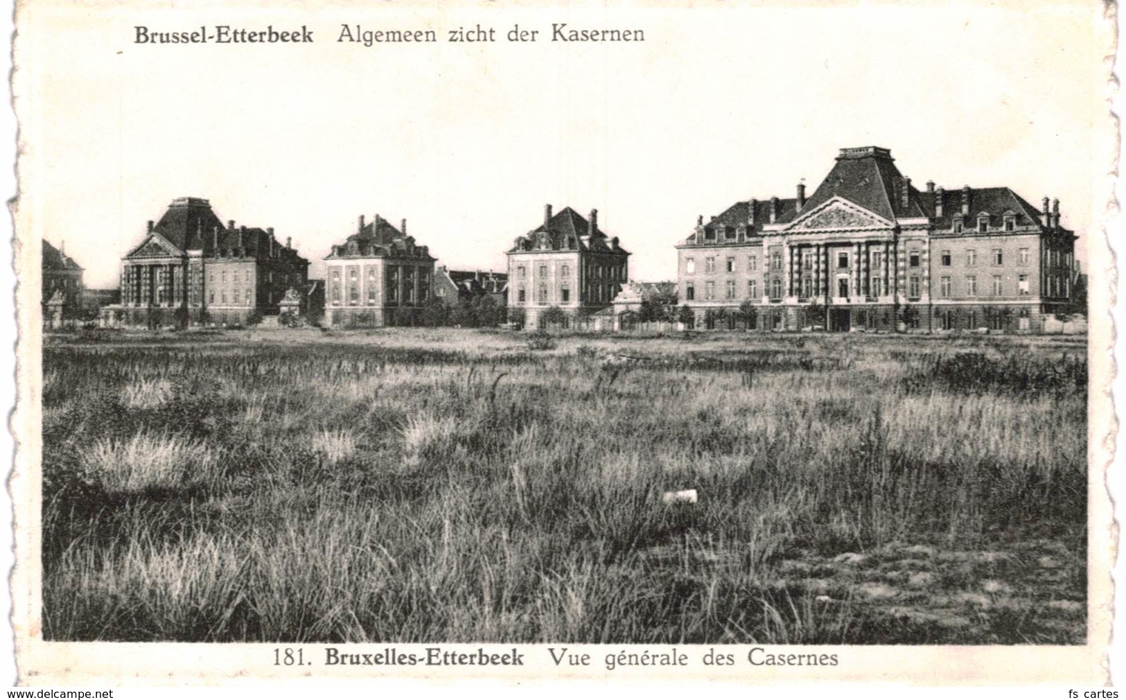 Etterbeek  Vue Générale Des Casernes - Etterbeek