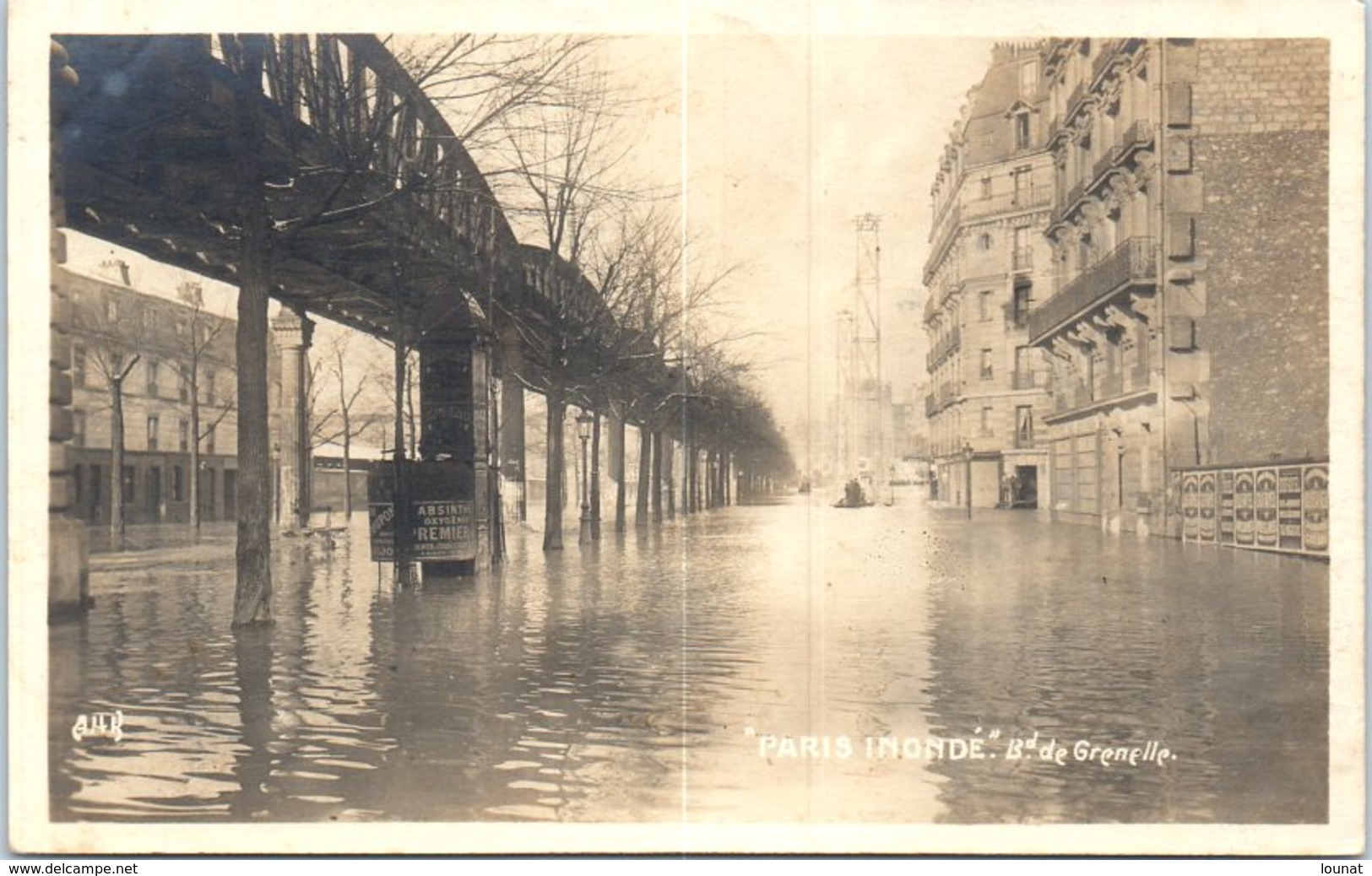 75 PARIS 15ème- Inondations - Boulevard De Grenelle (la Ligne Dans Le Milieu Est Un Défaut Scan) * - Distretto: 15